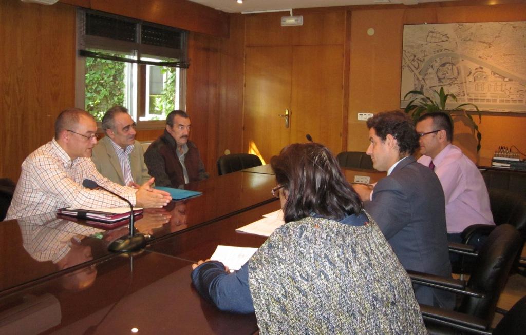 Reunión de la Asociación de Vendedores de Prensa Híspalis con la Gerencia de Urbanismo