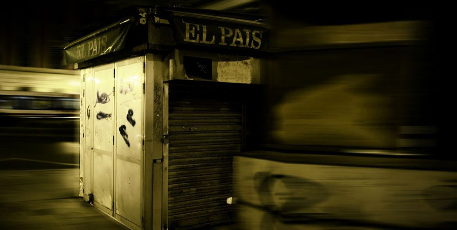 Los kiosqueros planean boicotear a ‘El País’ por echarse en brazos de Amazon