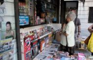 Papelería, informática y electrónica, nuevos artículos de venta en los kioskos de Granada